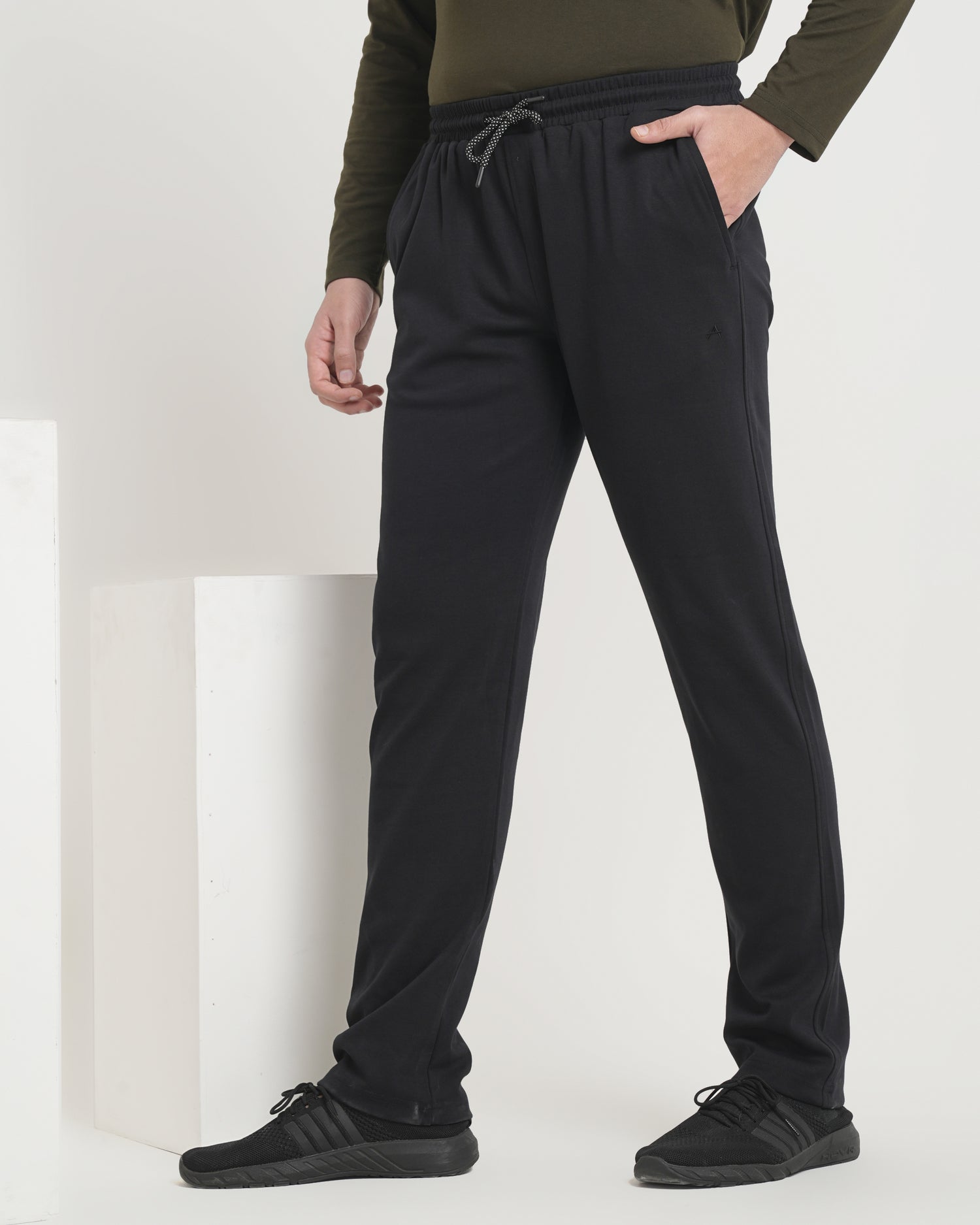 Men’s Relaxed Fit Self-Pattern Track Pants – Minimal Design with Zip Pockets -695