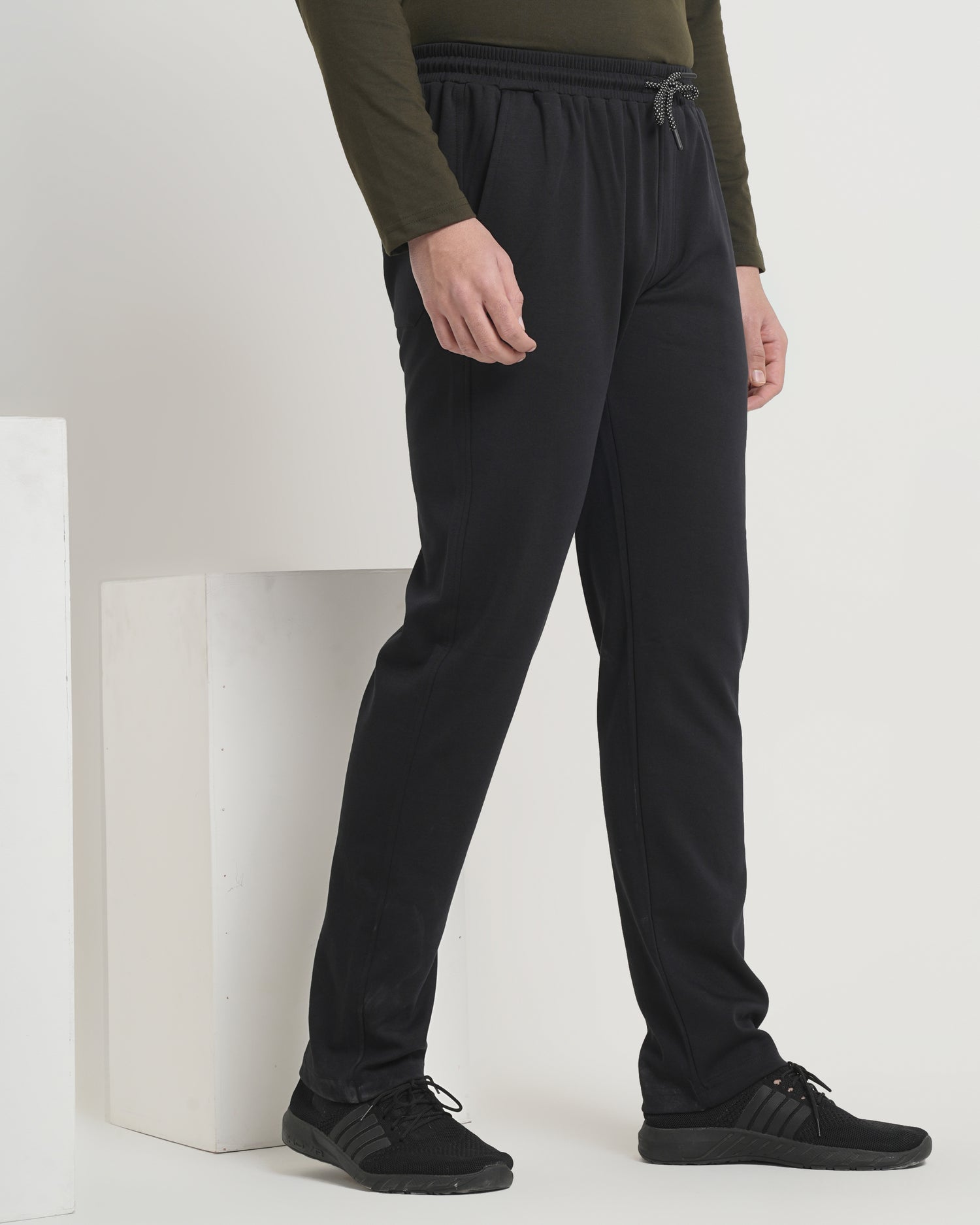 Men’s Relaxed Fit Self-Pattern Track Pants – Minimal Design with Zip Pockets -695