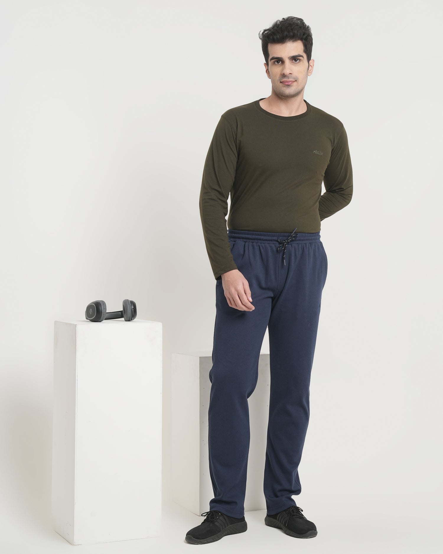 Men’s Relaxed Fit Self-Pattern Track Pants – Minimal Design with Zip Pockets -695