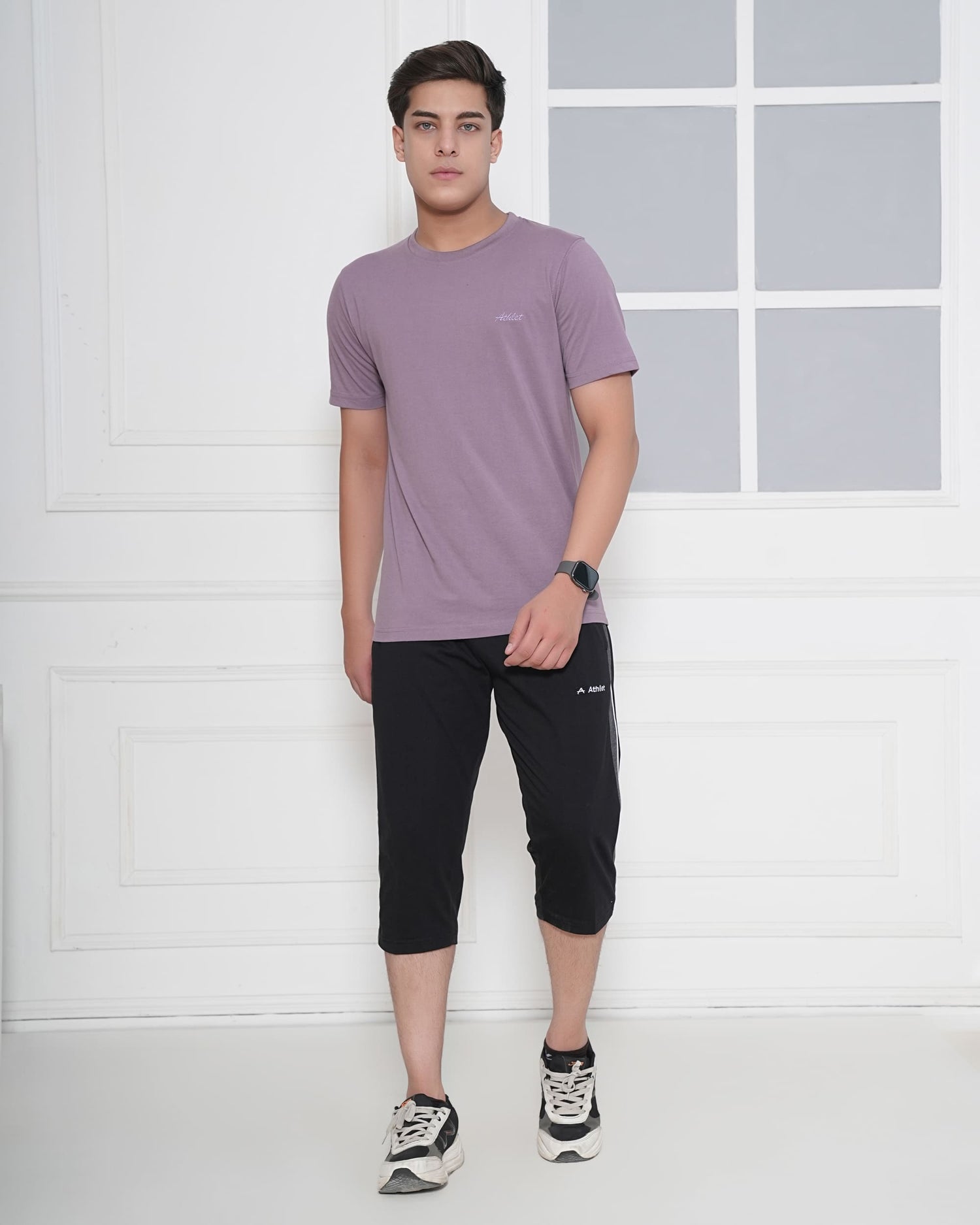 Casual 3/4th Lounge capri with sleek structural side panel