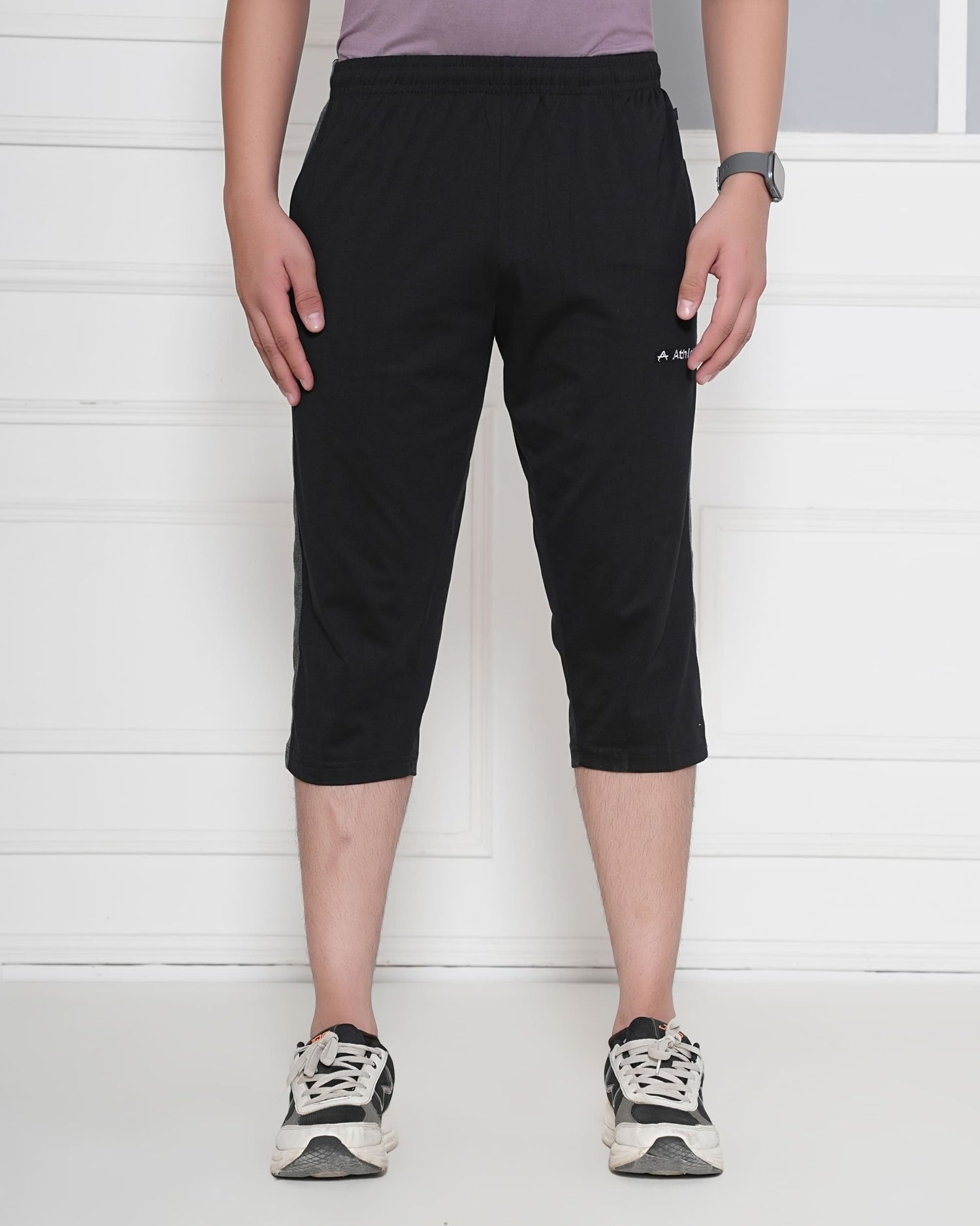 Casual 3/4th Lounge capri with sleek structural side panel