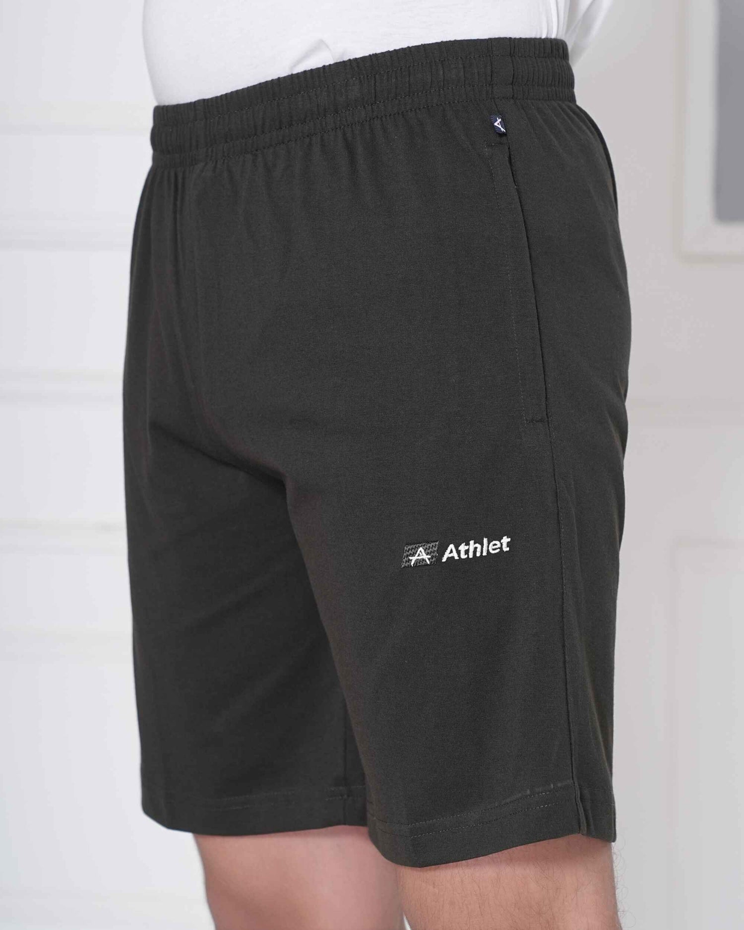 Essential Solid Bermuda Shorts Minimal Style & Comfort - 102