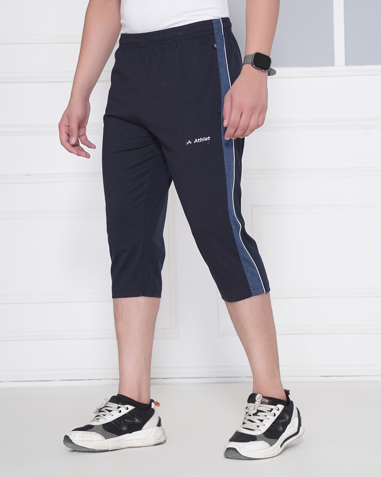 Casual 3/4th Lounge capri with sleek structural side panel