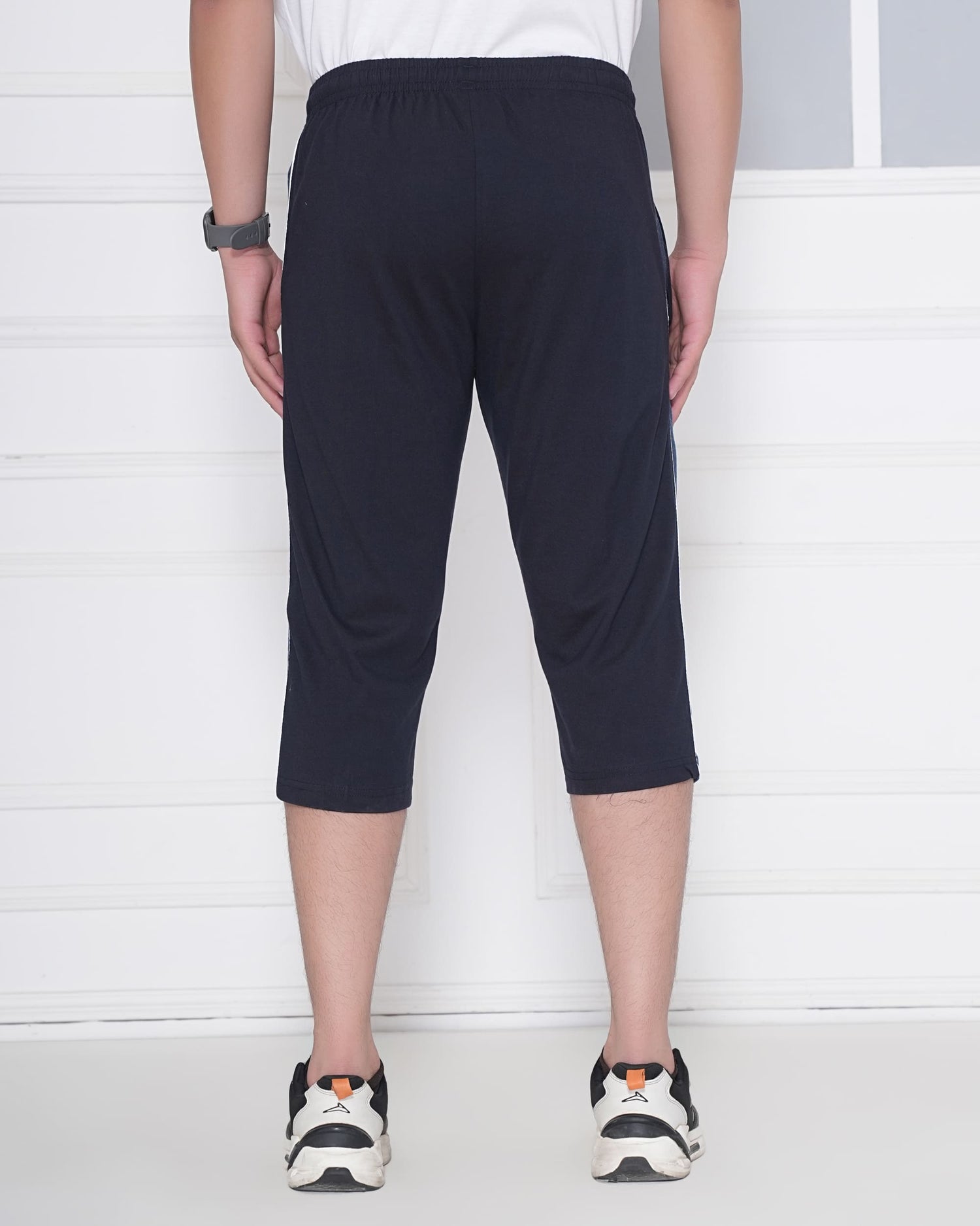 Casual 3/4th Lounge capri with sleek structural side panel