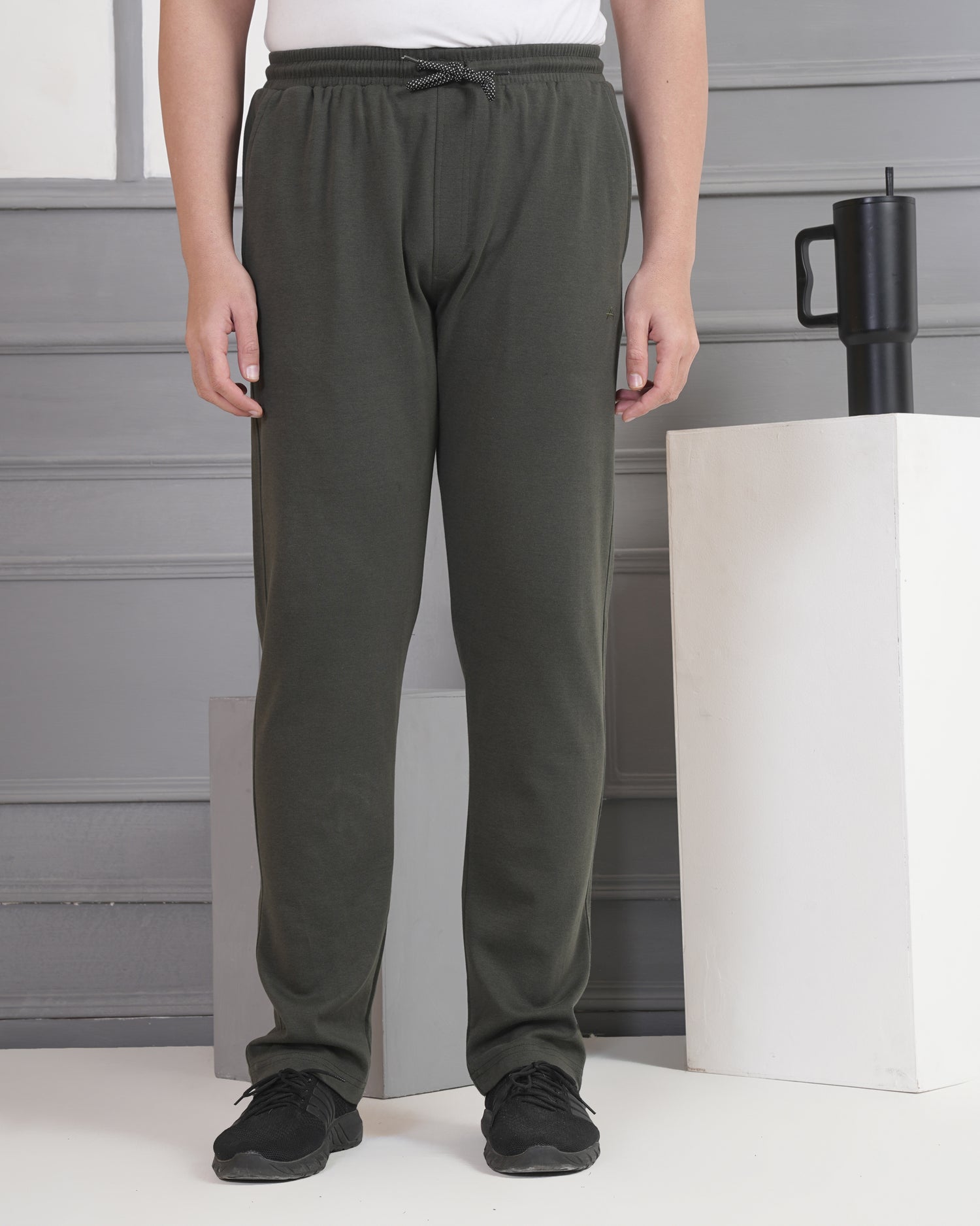 Men’s Relaxed Fit Self-Pattern Track Pants – Minimal Design with Zip Pockets -695