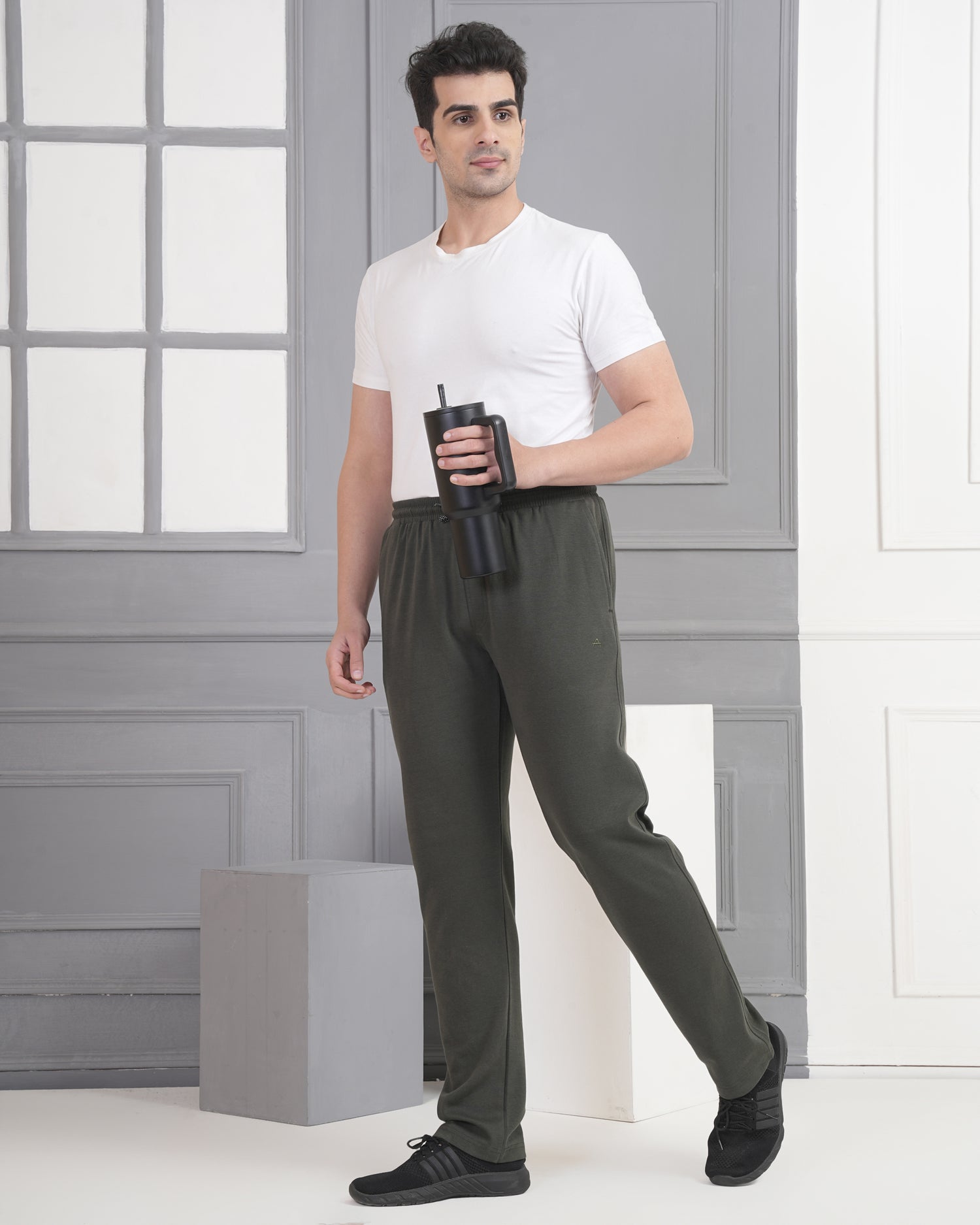 Men’s Relaxed Fit Self-Pattern Track Pants – Minimal Design with Zip Pockets -695