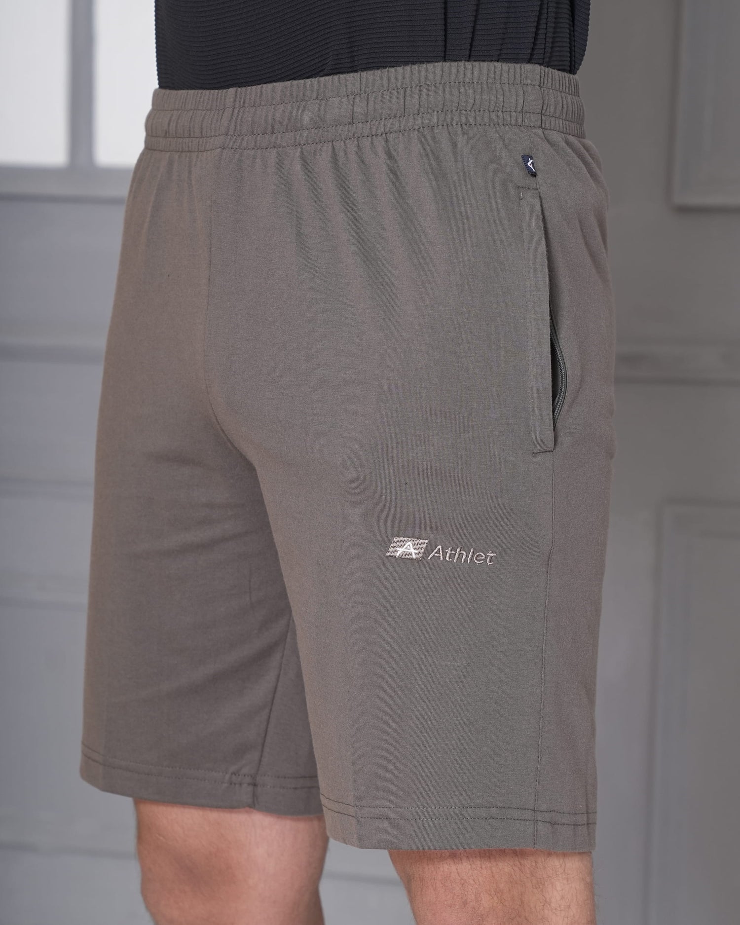 Essential Solid Bermuda Shorts Minimal Style & Comfort - 102