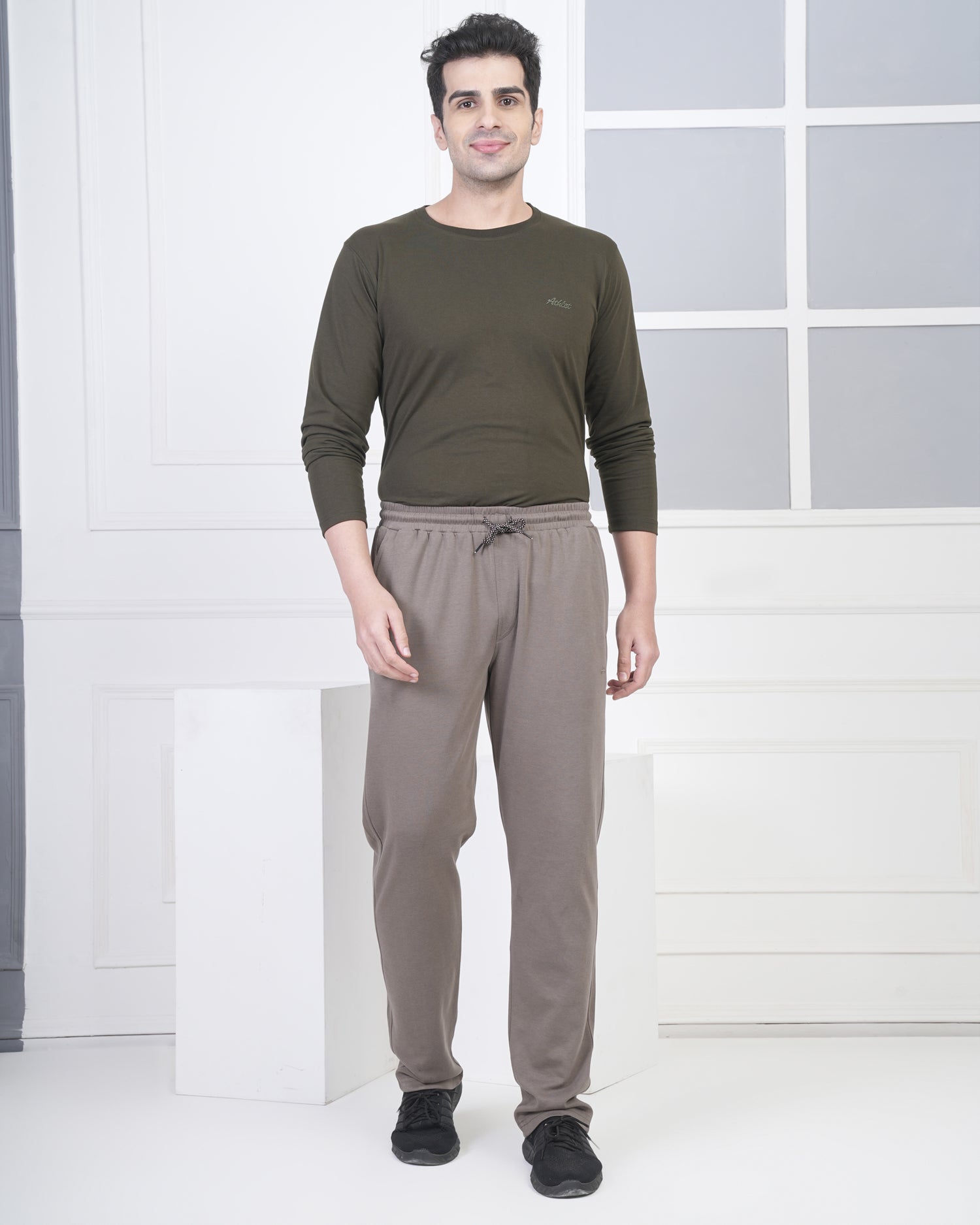 Men’s Relaxed Fit Self-Pattern Track Pants – Minimal Design with Zip Pockets -695