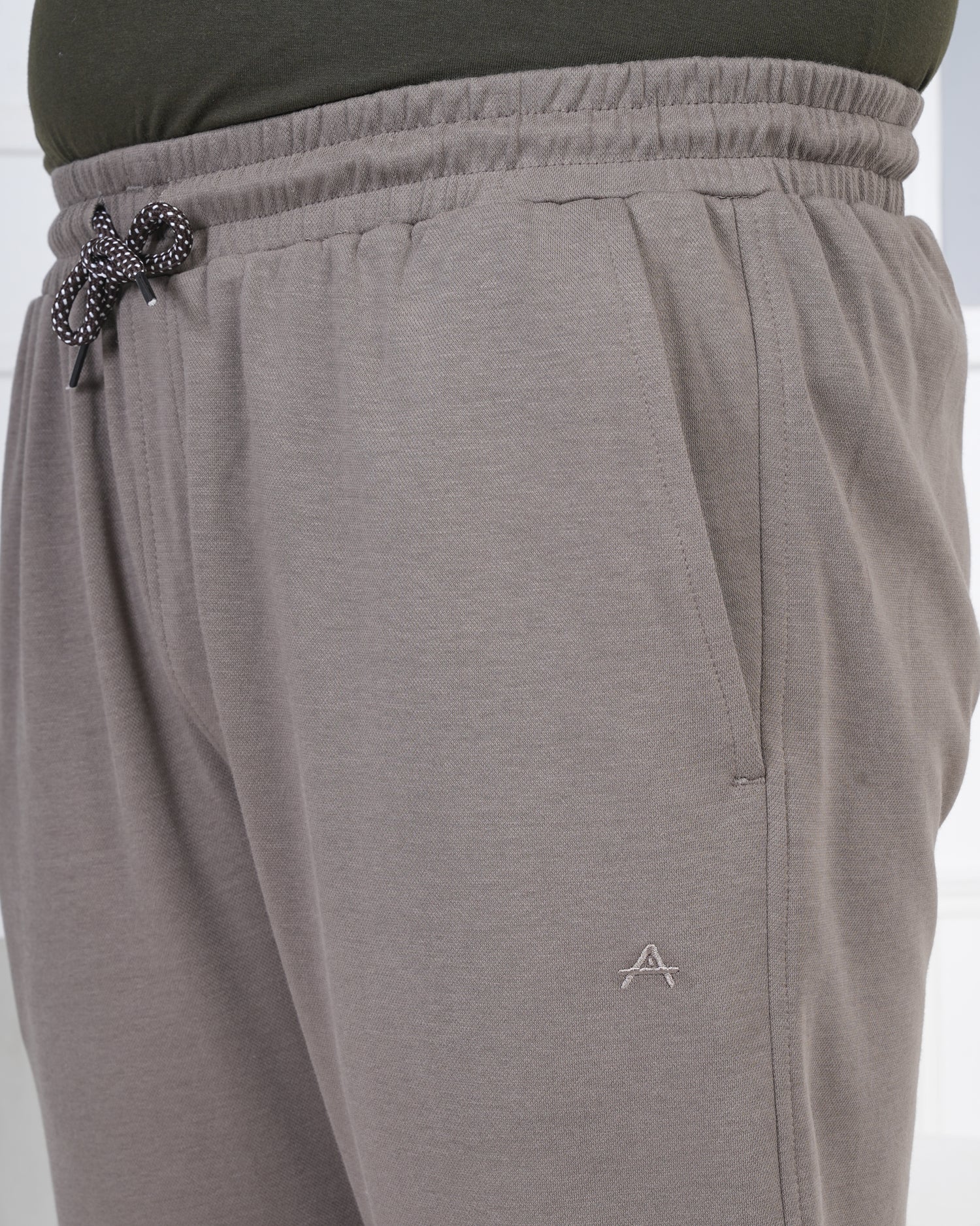 Men’s Relaxed Fit Self-Pattern Track Pants – Minimal Design with Zip Pockets -695